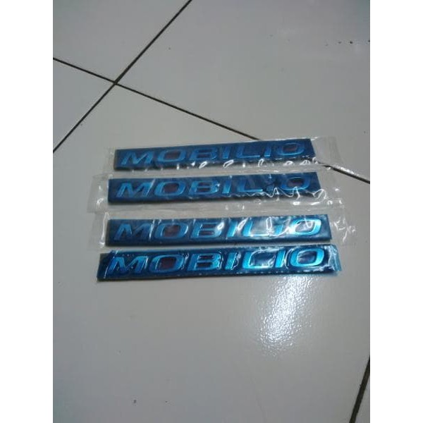 Aksesoris. emblem tulisa mobilio