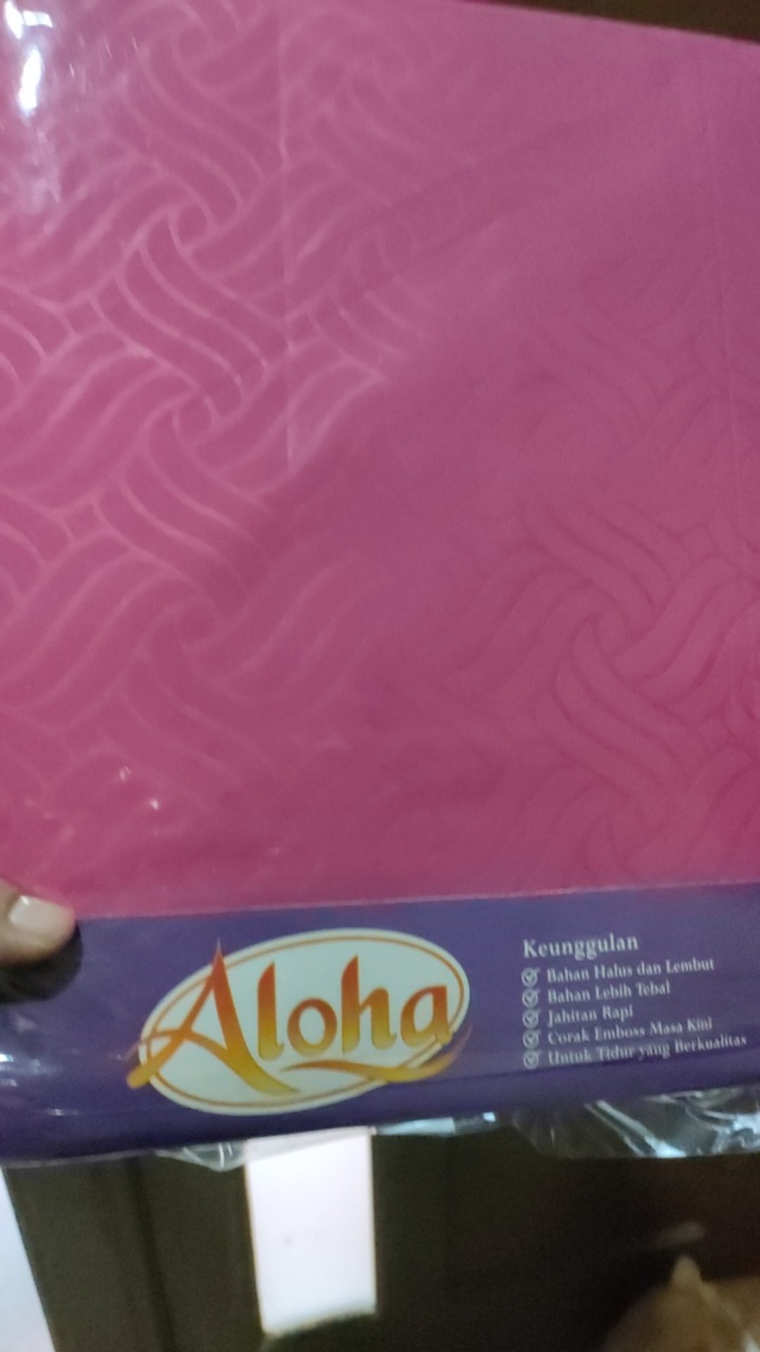 Sprei Emboss Katun Halus Internal Aloha Queen Size 160 X 200 Cm