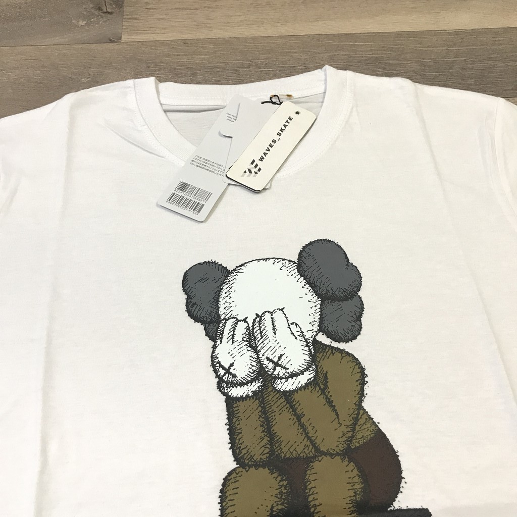 KAOS UNIQLO x KAWS (SUMMER UT GRAPHIC BLACK) - 100% COTTON - TERLARIS-5