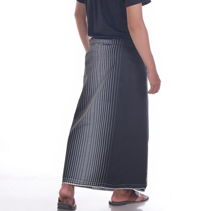 Sarung ATLAS Favorit Hitam Polos