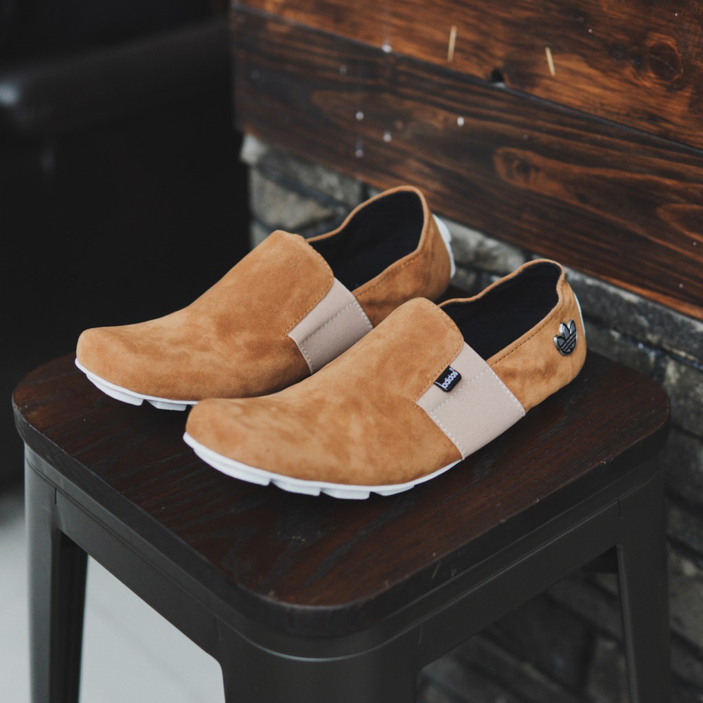 HOT SALE !!! Sepatu Pria Adidas Mocasin Asensio TAN Slip On Suede Murah Santai Kece