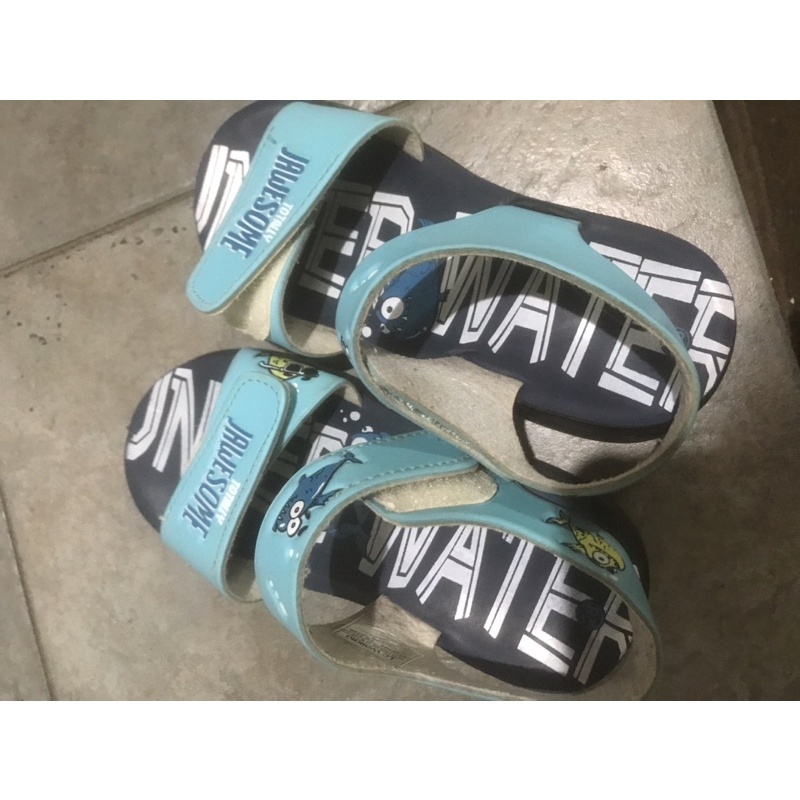 sepatu sandal LC Waikiki