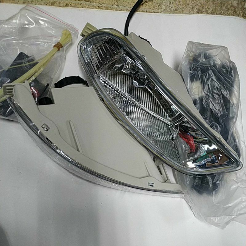 Foglamp/Lampu kabut Kijang 2003