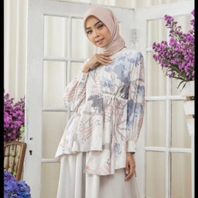 Rafflesia Blouse Wearing Klamby, Pesenan