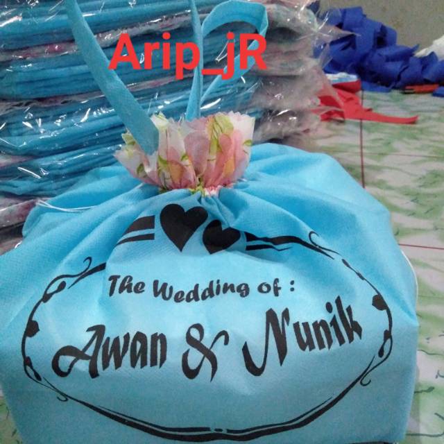 tas serut sablon tebal..ukuran box 20x20 tas hajatan