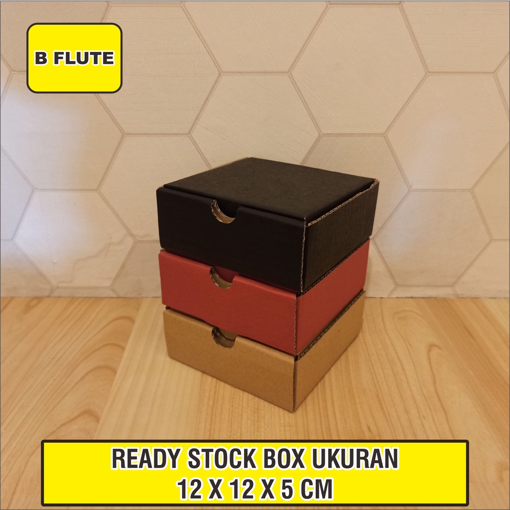 

BOX 12X12X5 CM KADO | GIFT | POLOS | AKSESORIS