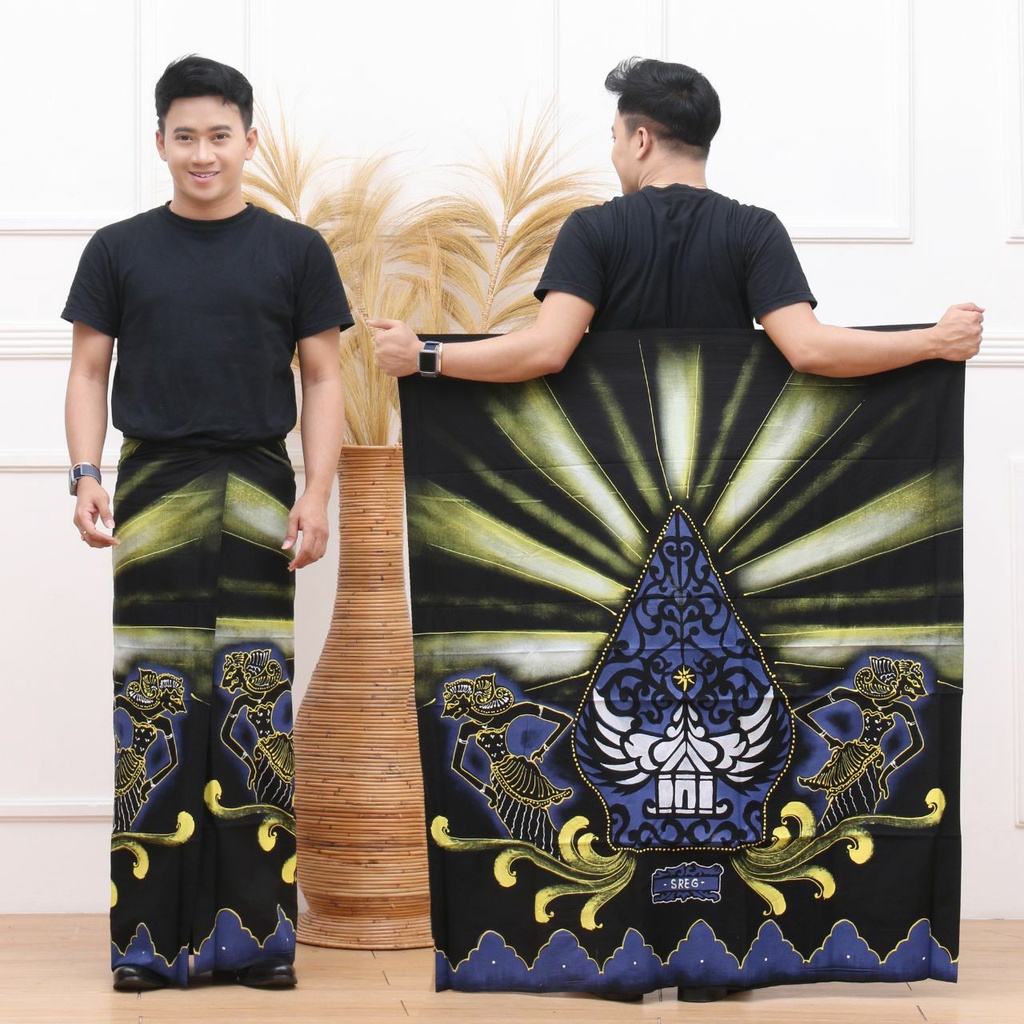 Sarung Lukis Motif Gunungan Wayang