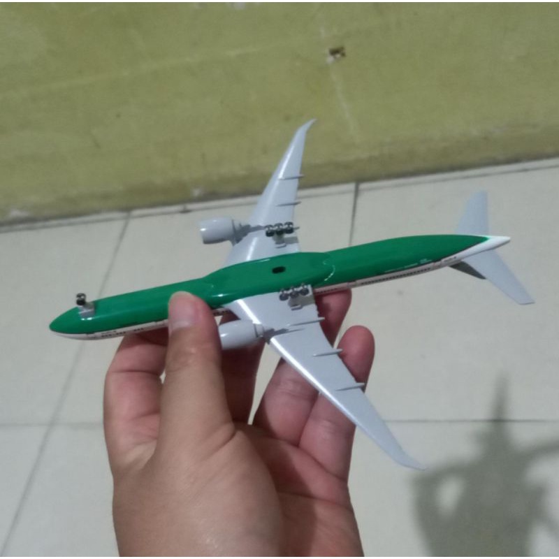 Diecast Miniatur Pesawat Eva Air 777 Pesawat Boeing