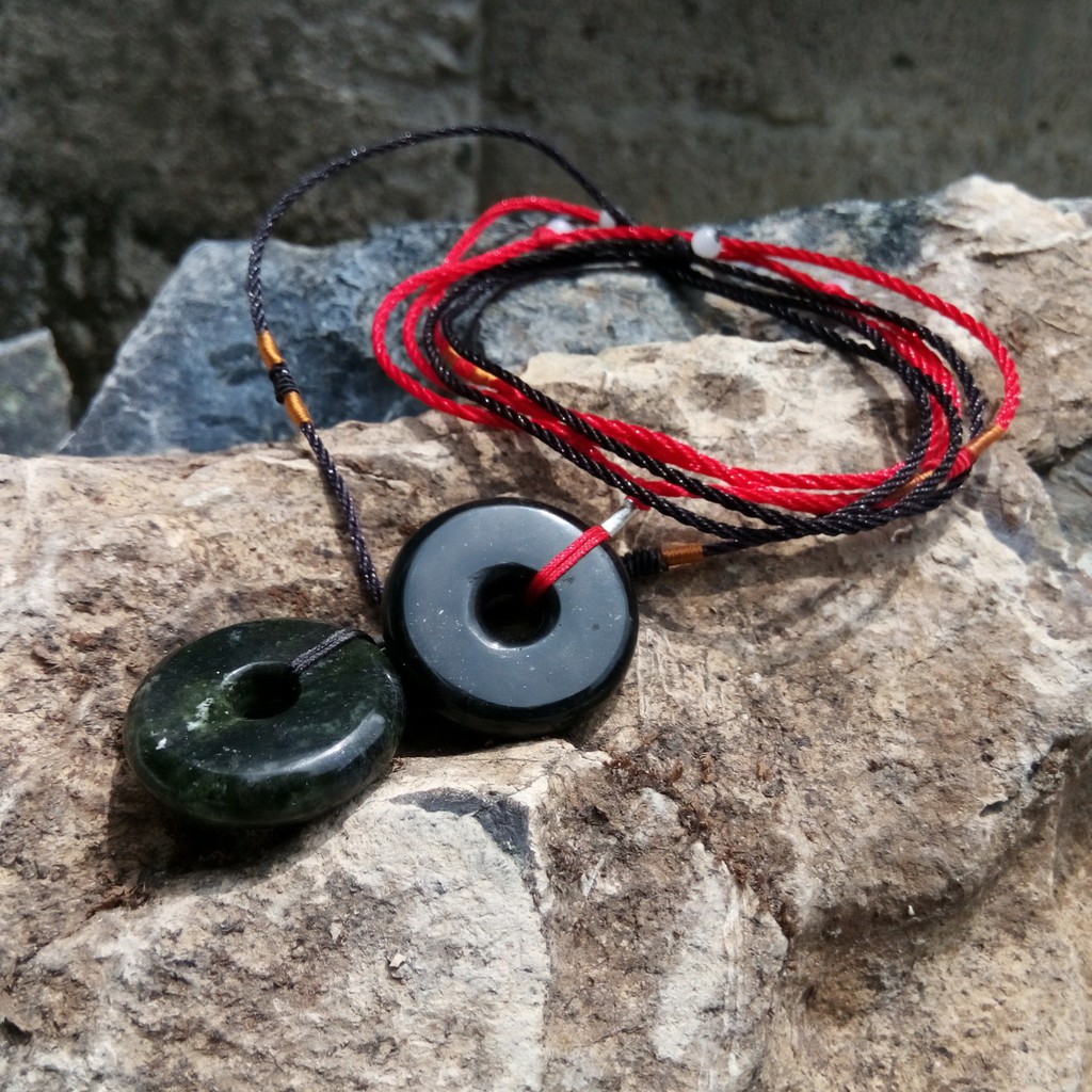 Kalung Liontin Giok Black Jade Aceh Terapi Donat