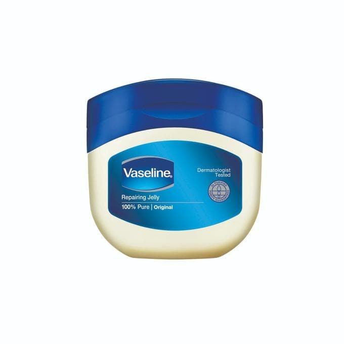 Vaseline Petroleum Repairing Jelly Pelembab Wajah Kulit Kering