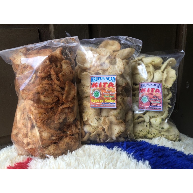 

kerupuk // kerupuk acan "KITA" / cemilan // cemilan pedas // makanan ringan (100 gr)