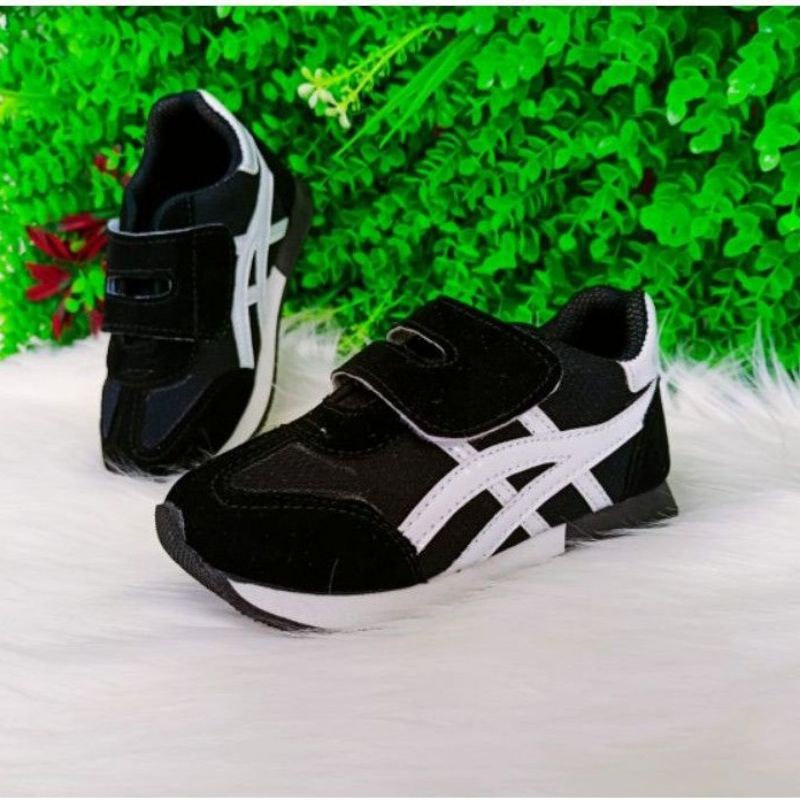 Sepatu sneaker anak laki-laki imitasi asic