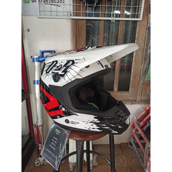 helm rsv orca rebel x hitam putih