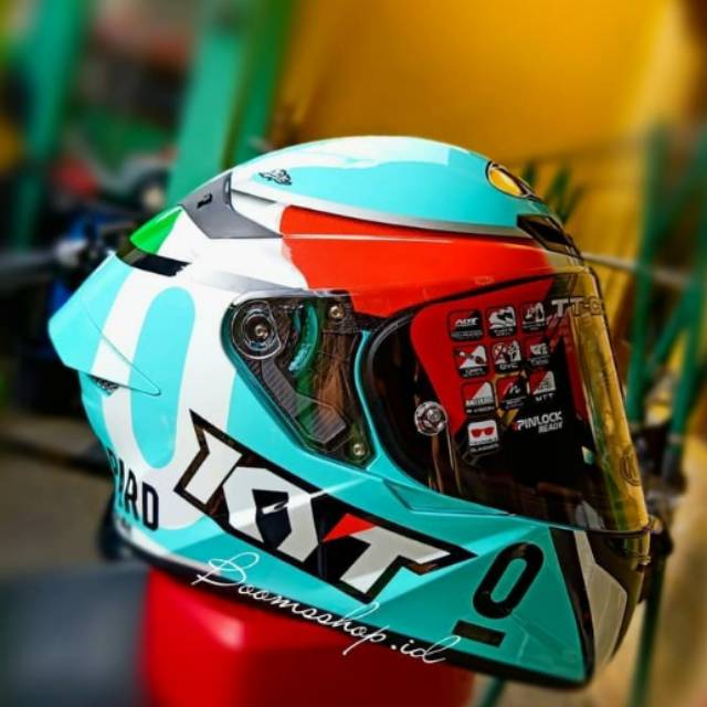 Helm KYT tt crouse dalla porta