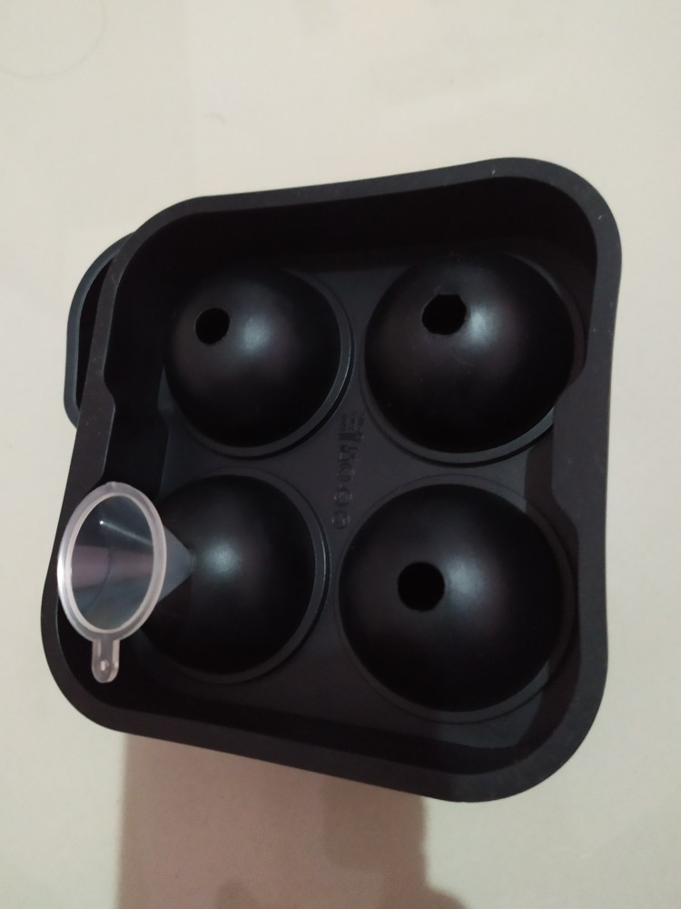 Four Ball Ice Maker / Pencetak Es Batu Bulat