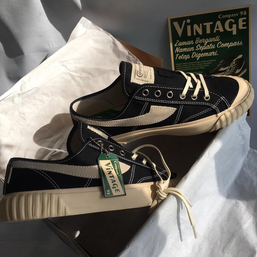  SEPATU  COMPASS  GAZELLE VINTAGE98 LOW BLACK WHITE Shopee 