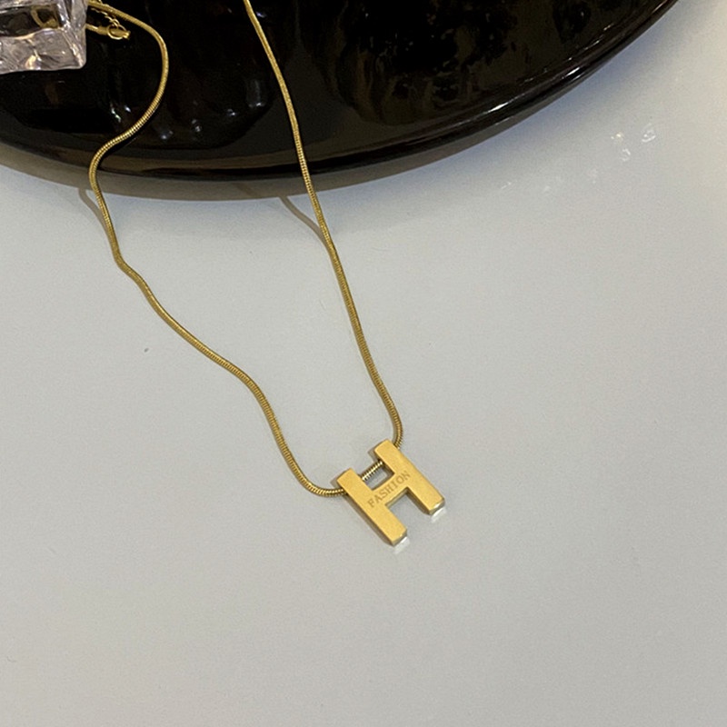 Kalung Titanium Huruf H Lapis Emas 18K Wanita Anti Karat Fashion Korea Perhiasan