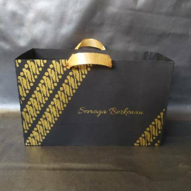 

Paperbag custom size bahan jemani 180gsm hitam P28 x L10 x T18
