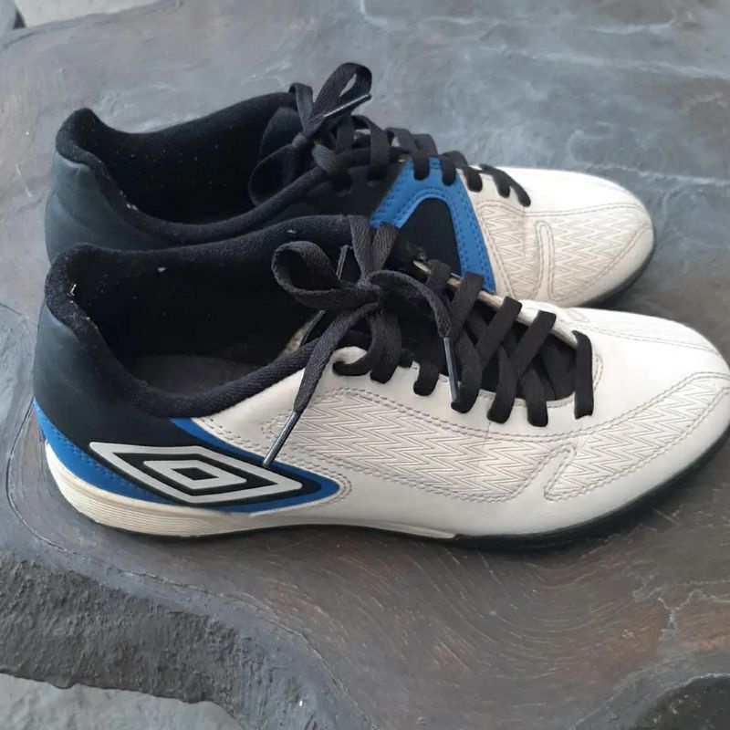 SEPATU BOLA UMBRO ORI WHITE ROYAL BLUE BLACK /  SEPATU SEPAK BOLA UMBRO ORI