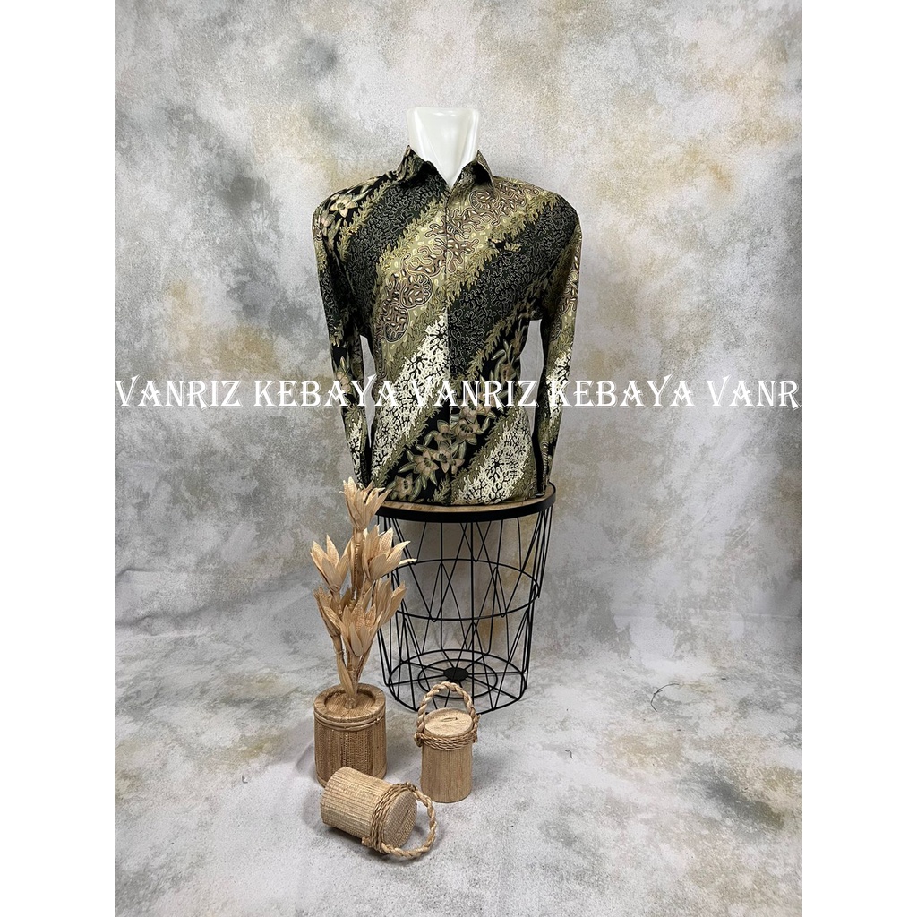 Vanriz Kebaya-Kemeja Batik Pria Lengan Panjang