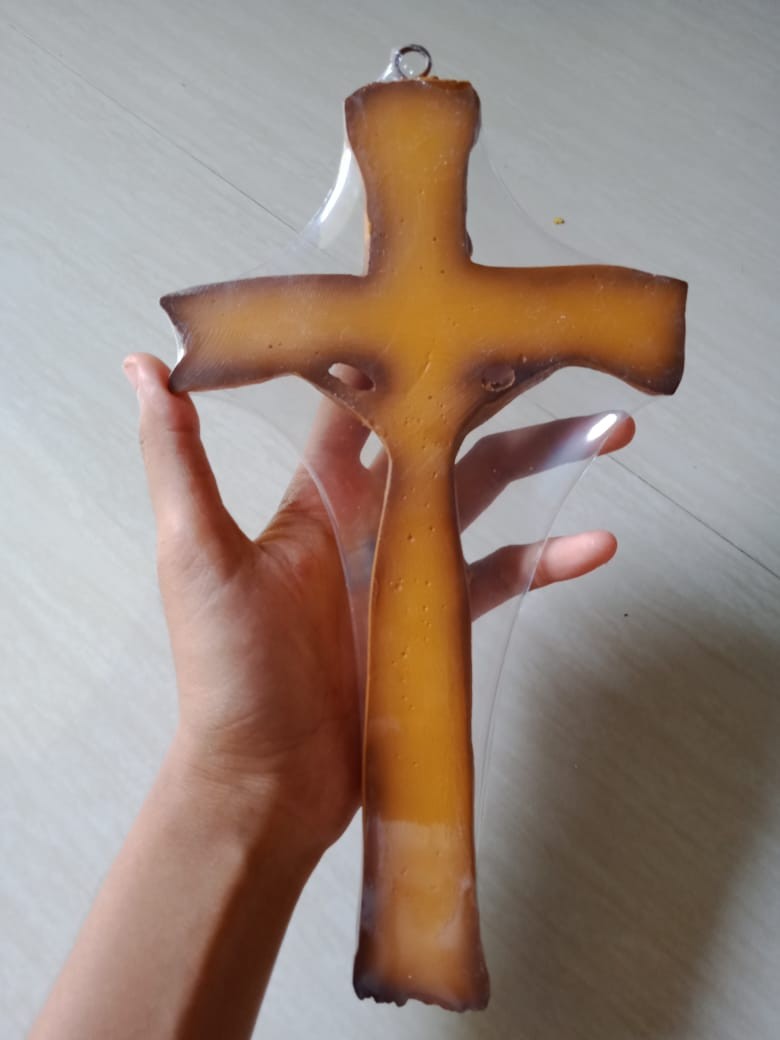 Salib Dinding Gantung Motif Kayu Dengan Corpus Yesus 23cm