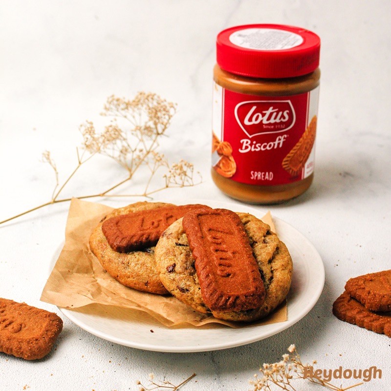 

Lotus Biscoff Soft-Baked Gooey Chewy Cookies + Hampers by Heydough