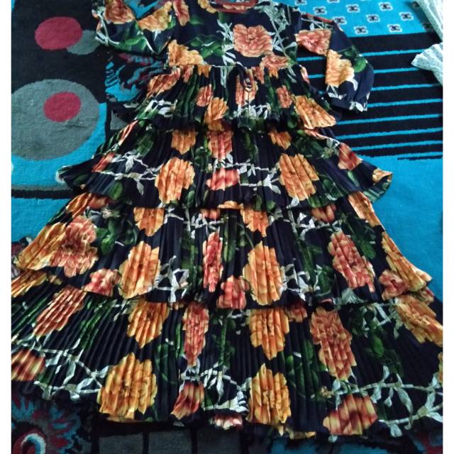 Dress flower shella saukua