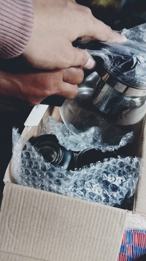 Teapot / Teko Set Gelas Bahan Kaca + Penyaringan / 5 In 1 / Dapat 1 Teko Dan 4 Gelas (perabotan)