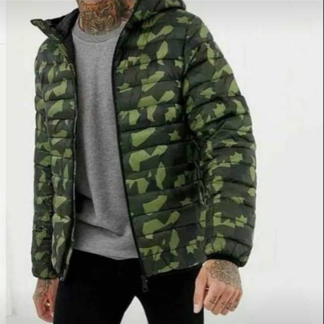 Jaket Musim dingin dan Hiking camo Pull and Bear  size M EROPA (reject minor)