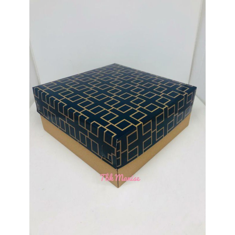 

Box Kue Blue Mozaik 25x25x10cm / Kardus Kue / Kotak Kue / Cake Box