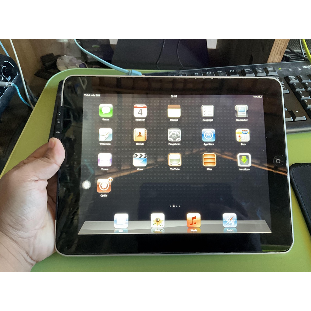 iPad 1 gen 1 wifi cell A1337 64gb minus