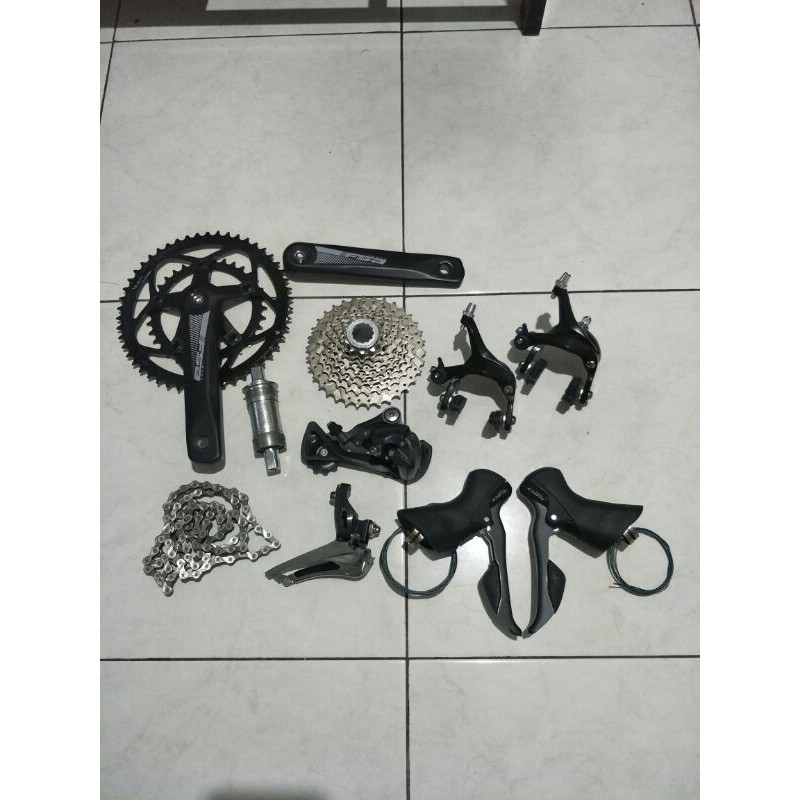 Groupset Shimano Claris R2000 roadbike 2x8 speed group set