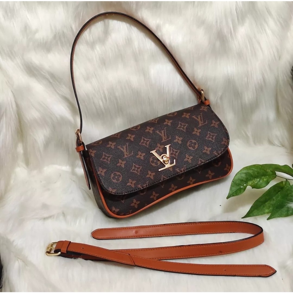 SUPER BAG MASSENGER WOMAN LV KUNCI PUTAR + GESPER