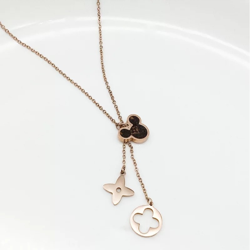 Kalung Titanium L* Kulit Sintetis Mickey Tersedia Warna Rose Gold dan Gold