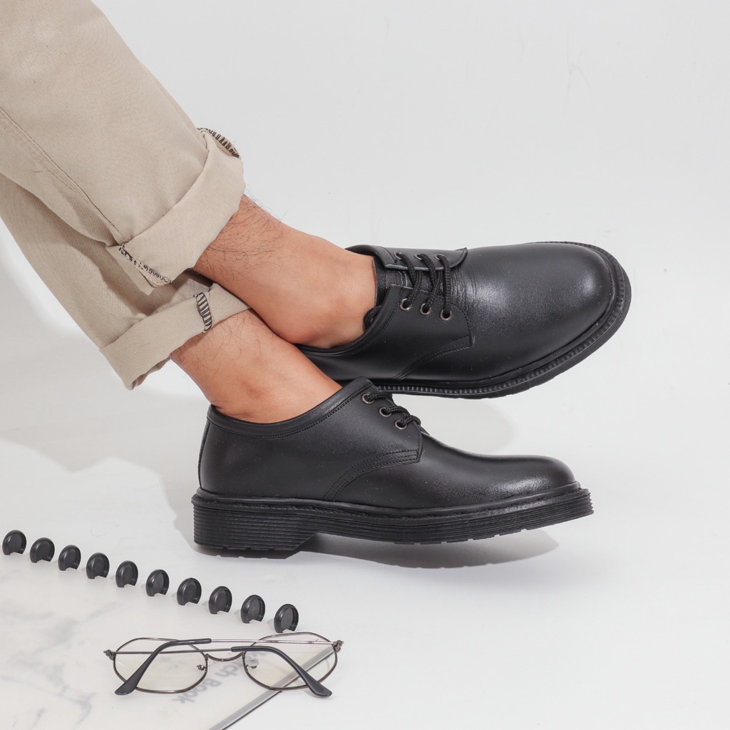 sepatu pantofel kulit asli sepatu docmart low full black sepatu kantor pria sepatu kerja pria sepatu formal pria model paul