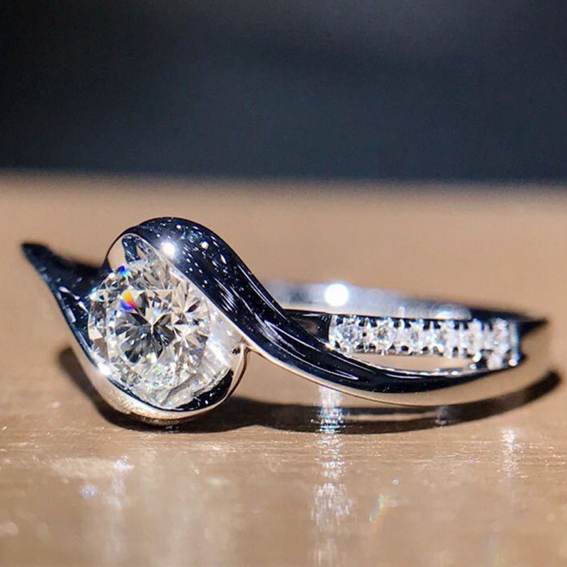 Cincin Berlian Bahan titanium steel Tahan Pudar Anti Alergi