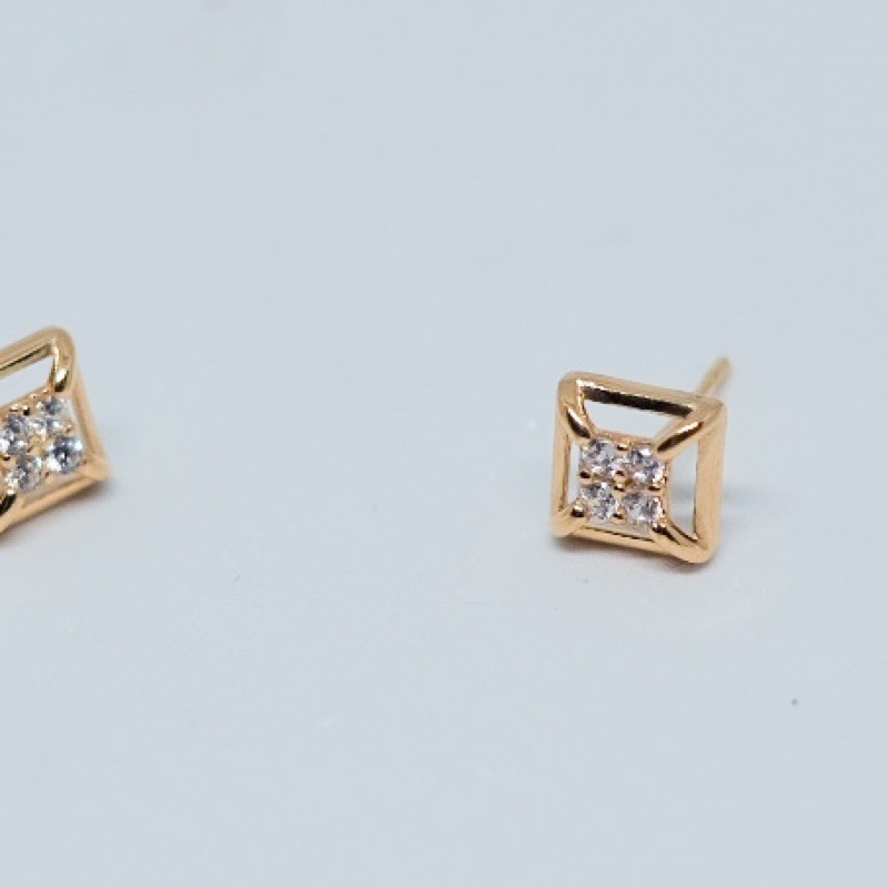 anting stud emas 6 karat kotak permata