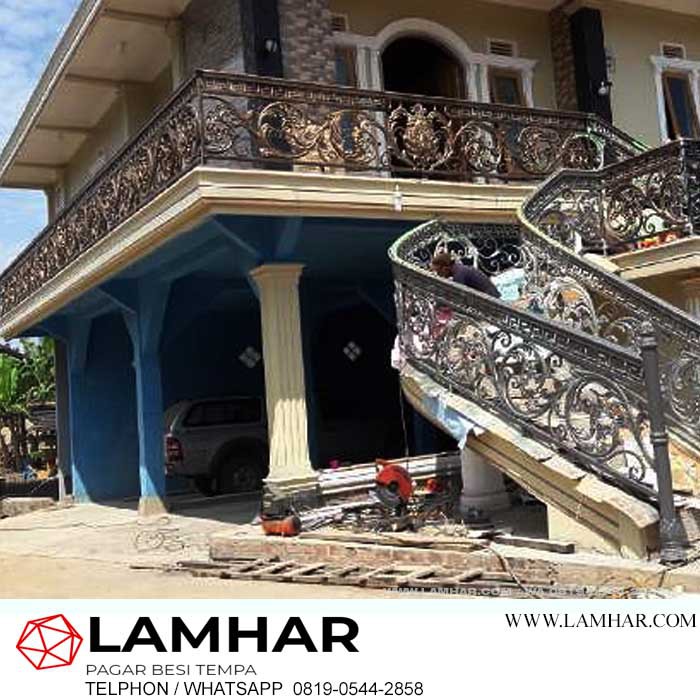 Railing Tangga Besi Tempa Klasik Per meter