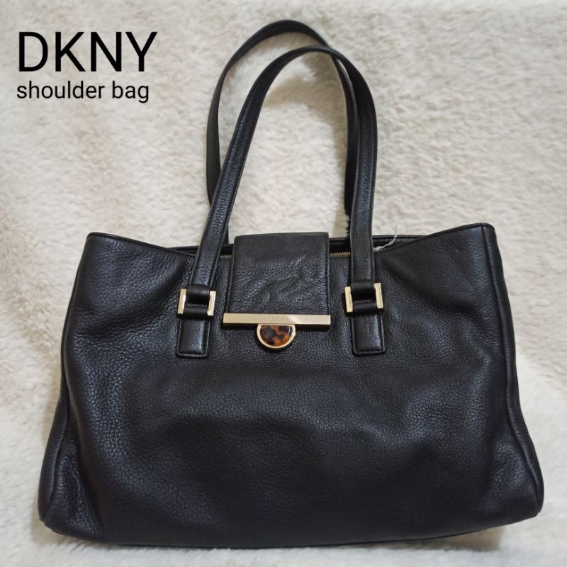 preloved second DKNY shoulder bag leather