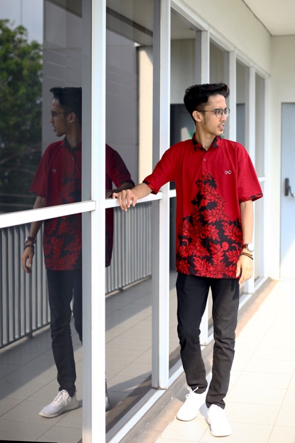 Loyal Kaos Polo Batik Maroon Modern Pria M L XL XXL