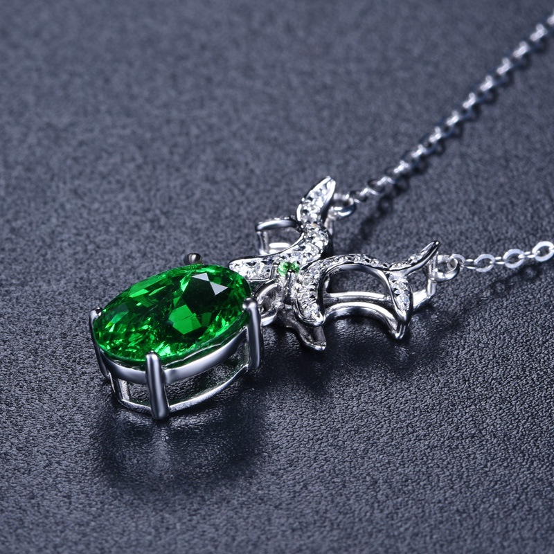 [Ready Stock]Fashion Inlaid Emerald Diamond Necklace Pendant