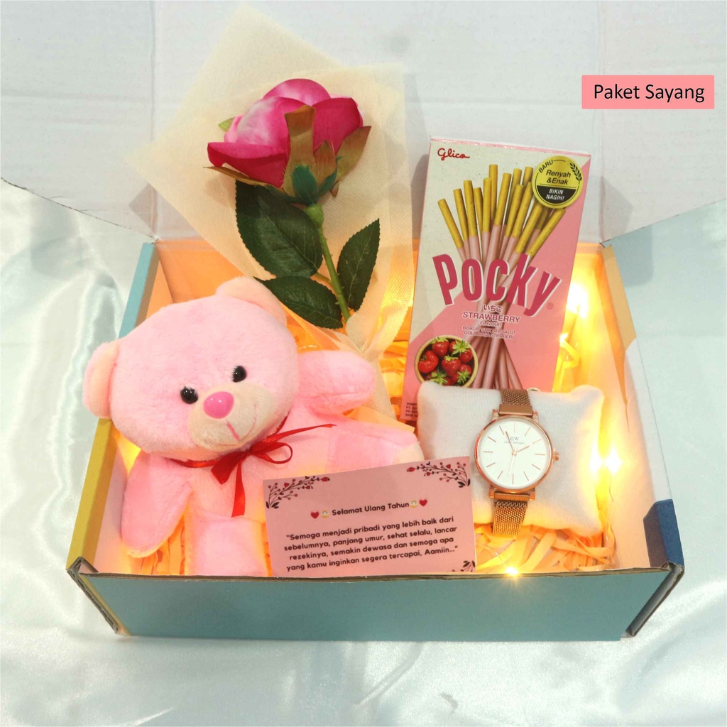 Kado Ulang Tahun Cewek Hadiah Pacar Ultah Kado Anniversary Valentine Birthday Hampers Hempers Aesthetic Estetik Wanita Sahabat Pasangan Paket Lucu Kekinian Ucapan Gift Box Boneka Coklat Buket Bunga Jam Tangan Gelang Buat Bestie Murah Snack Lebaran Giftbox