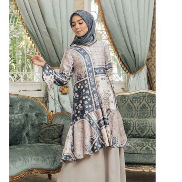 Lalita Tunic Wearing Klamby