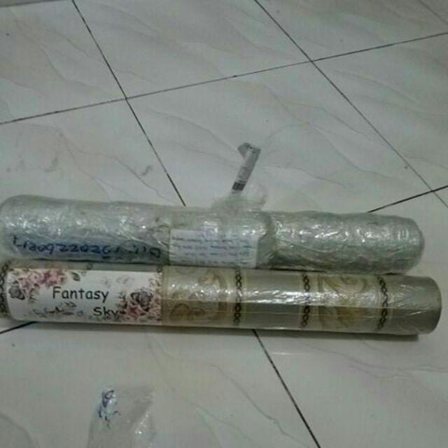 Wallpaper Dinding Garis Stripe Batik Klasik Berkualitas