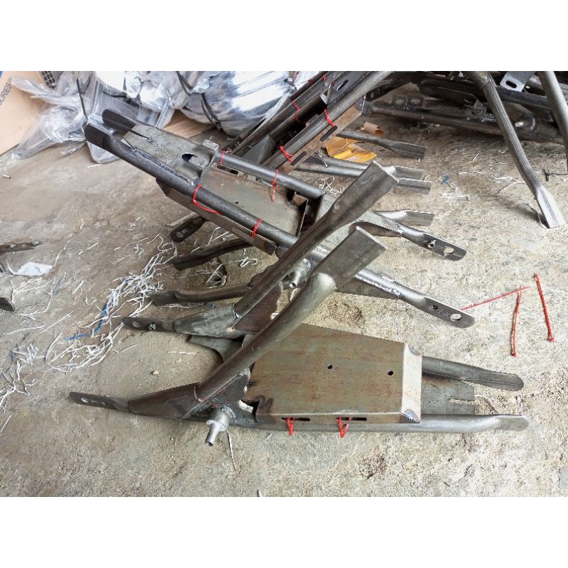 Buntutan cb sambungan rangka cb begel panjang set tempat aki +manisan