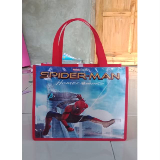 

goodie bag terlaris tas ultah tas souvenir spiderman