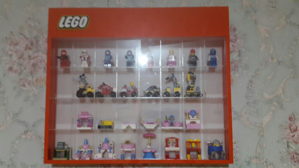 Rak Akrilik Minifigures Isi 32