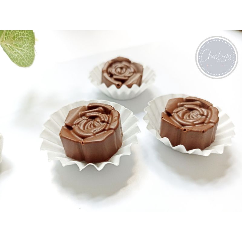 

Coklat Susu | Coklat Bentuk Bunga Mawar | Coklat Hari Raya