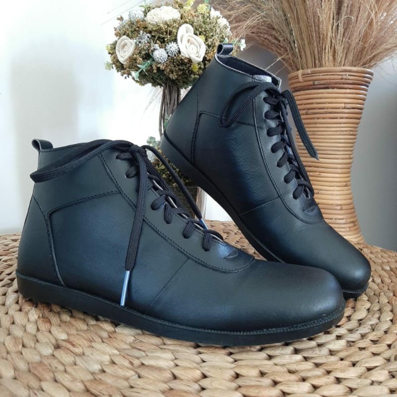 Sepatu Brodo pria kulit