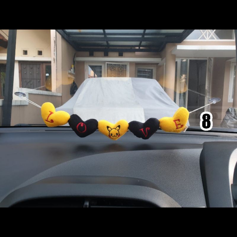 Hiasan Kaca Mobil Boneka Tempel